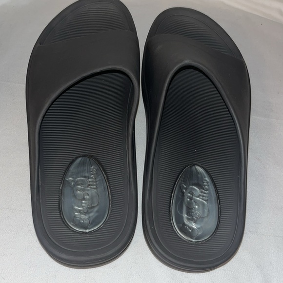 My Pillow Women’s Sandals size 10 - Picture 3 of 7